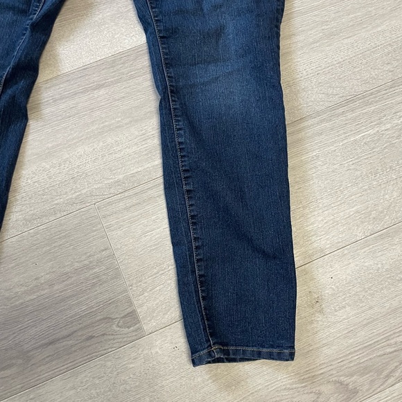Torrid Curvy Skinny Jeans Sz 18R - Picture 5 of 9